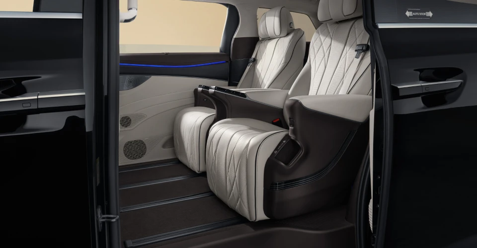 Kursi pijat pada baris kedua