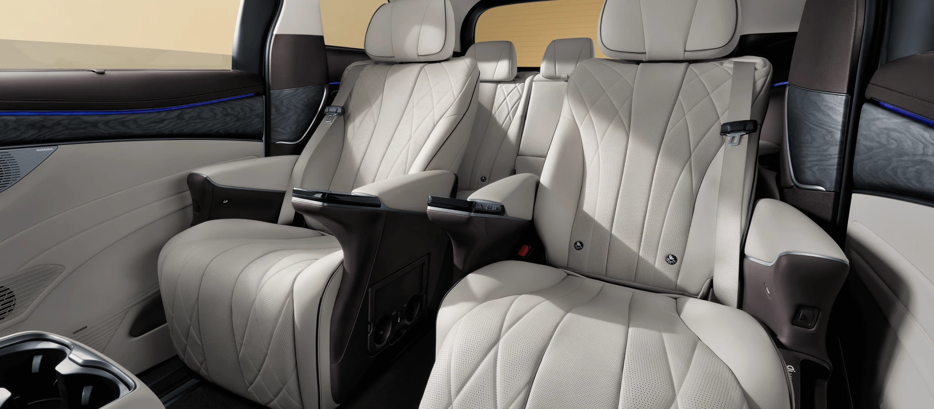 Memberikan perlindungan menyeluruh untuk semua penumpang Berbagai pengujian yang menantang untuk kualitas terbaik